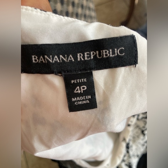 Banana Republic Blk & white Tiered Print Dress - Picture 6 of 6